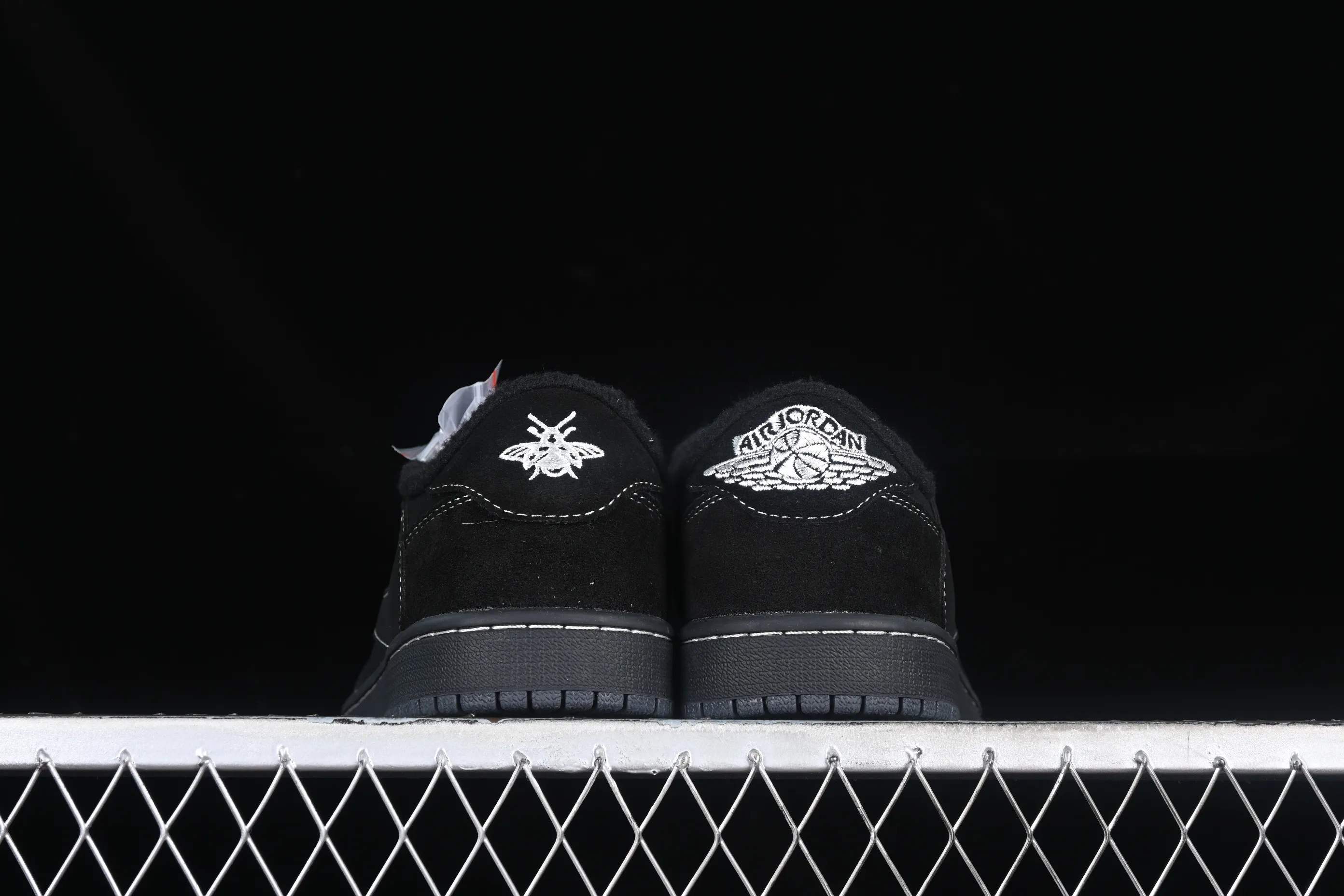 All categories Air Jordan Jordan series basketball shoes Air Jordan 1 Low B1 special price Travis Scott x Air Jordan 1 Low OG AJ1 Joe 1 undercut low DM7866-001
